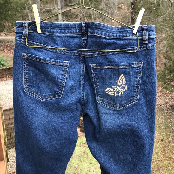 Upcycled Apt. 9 Painted Capris, Cropped Jeans, I Be Hidin’ My Crazy, Size 14 - Picture 7 of 14